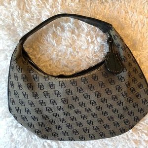 NEED GONE! 🖤! Dooney& Bourke mini purse